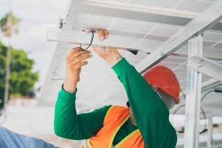 Caisse à outils électricien 18 outils avec coffret de douilles